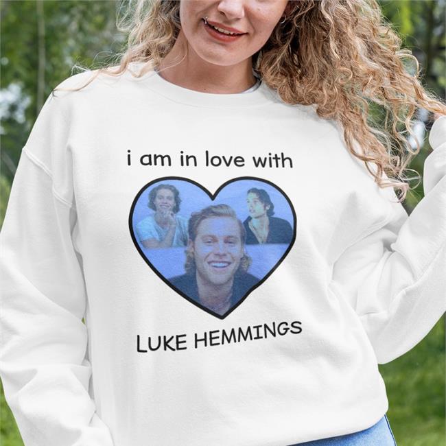 I Am In Love With Luke Hemmings Hoodie