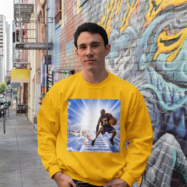 The Queen When She Runs Into Kobe Shirts